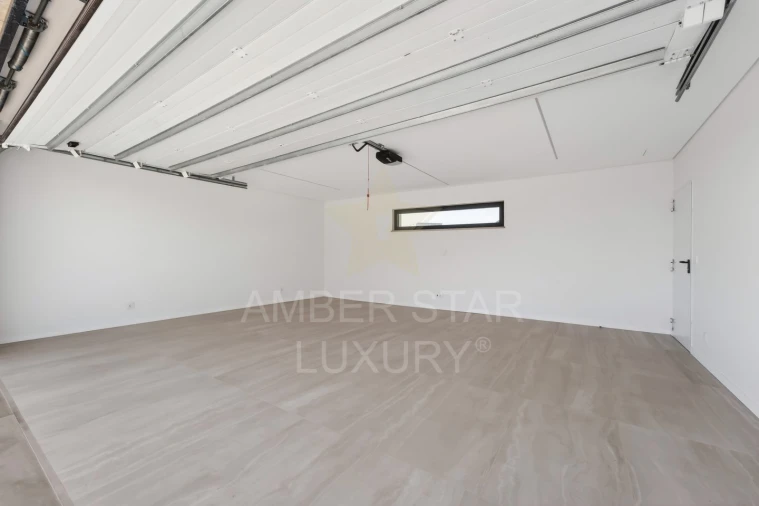 Moradia T4 para Venda em Odiaxere Foto 42