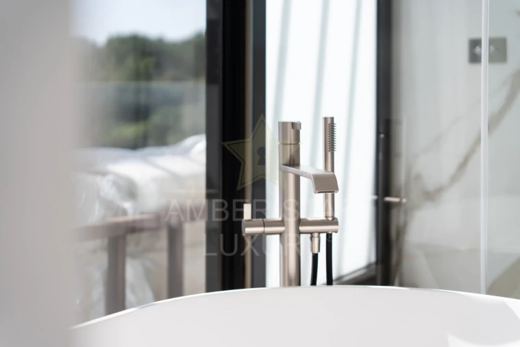 Moradia T4 para Venda em Odiaxere Foto 48