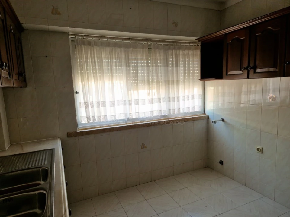 Apartamento T3 para Venda em Pontinha e Famões Foto 8