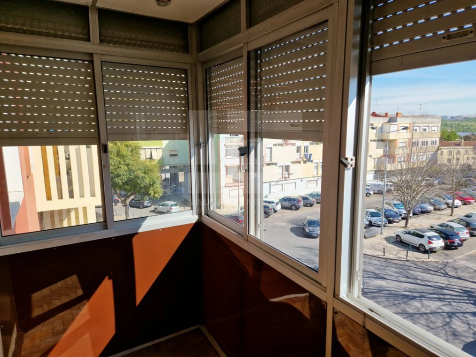 Apartamento T3 para Venda em Pontinha e Famões Foto 30