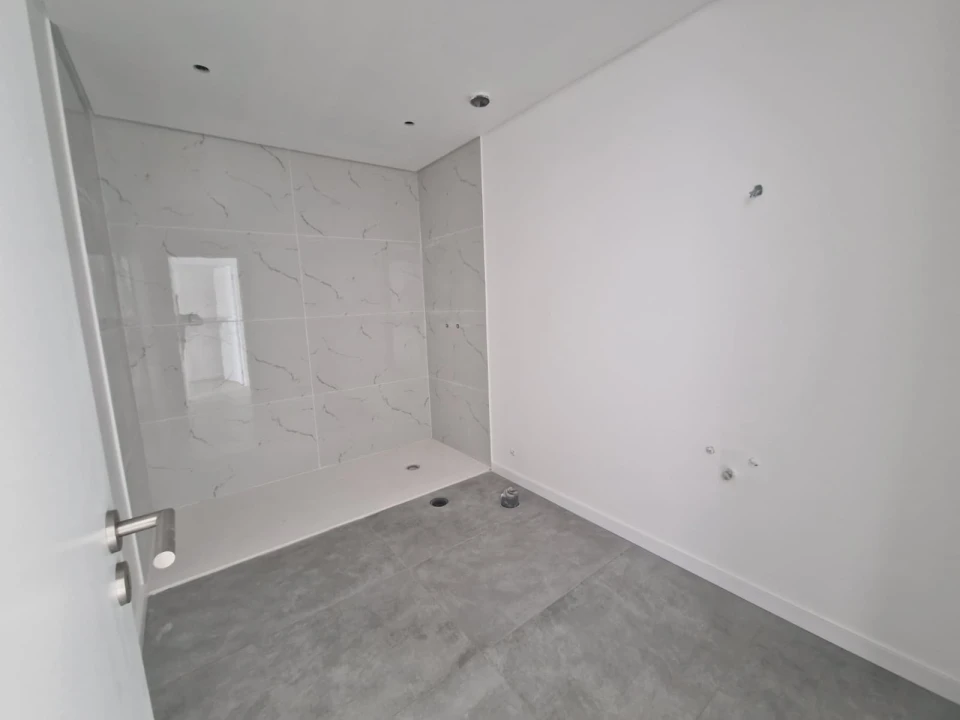 Apartamento T3 para Venda em Camara de Lobos Foto 7