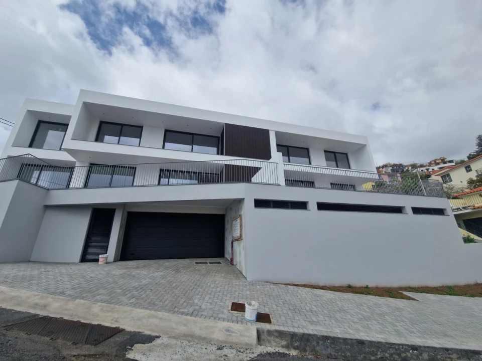 Apartamento T3 para Venda em Camara de Lobos Foto 1