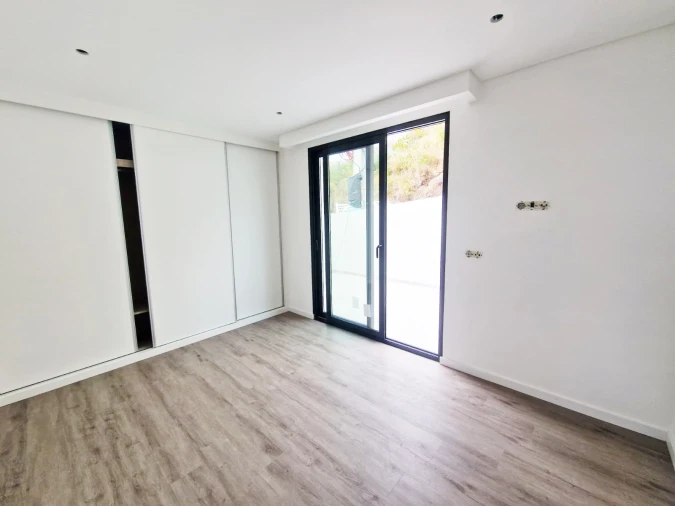 Apartamento T3 para Venda em Camara de Lobos Foto 11