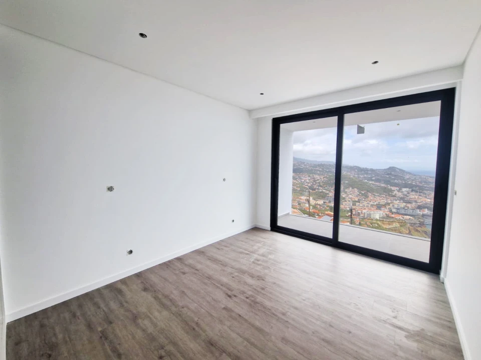 Apartamento T3 para Venda em Camara de Lobos Foto 5