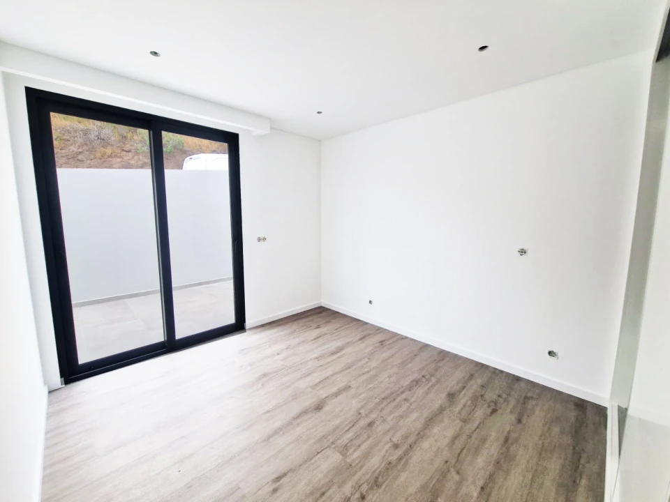 Apartamento T3 para Venda em Camara de Lobos Foto 8