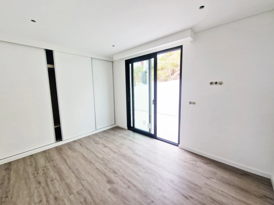 Apartamento T3 para Venda em Camara de Lobos Foto 11