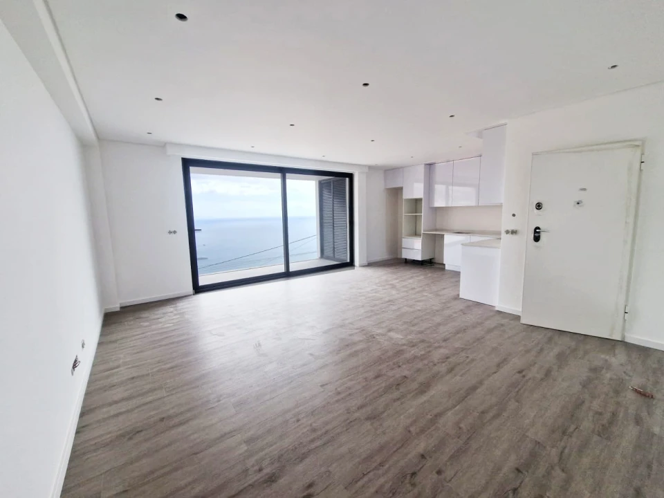 Apartamento T3 para Venda em Camara de Lobos Foto 2