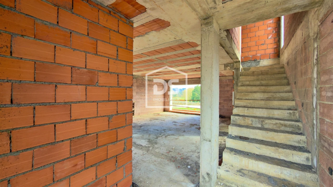 Moradia T3 para Venda em Caide de Rei Foto 3