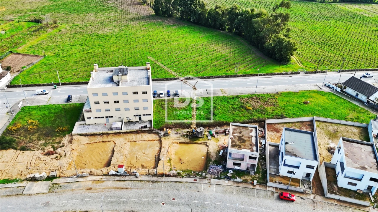 Moradia T3 para Venda em Caide de Rei Foto 30