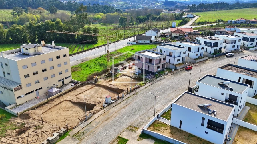 Moradia T3 para Venda em Caide de Rei Foto 31