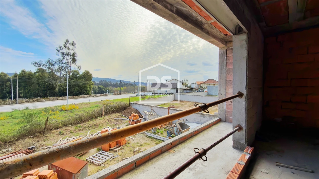 Moradia T3 para Venda em Caide de Rei Foto 11