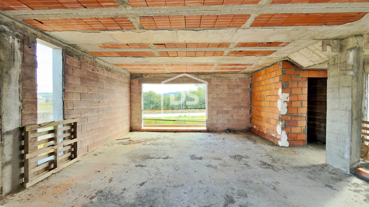 Moradia T3 para Venda em Caide de Rei Foto 7