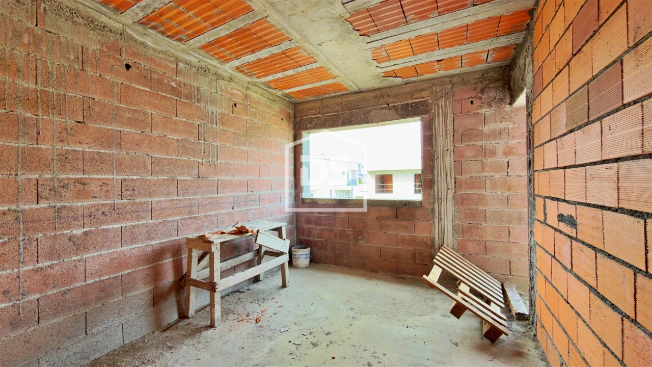 Moradia T3 para Venda em Caide de Rei Foto 25