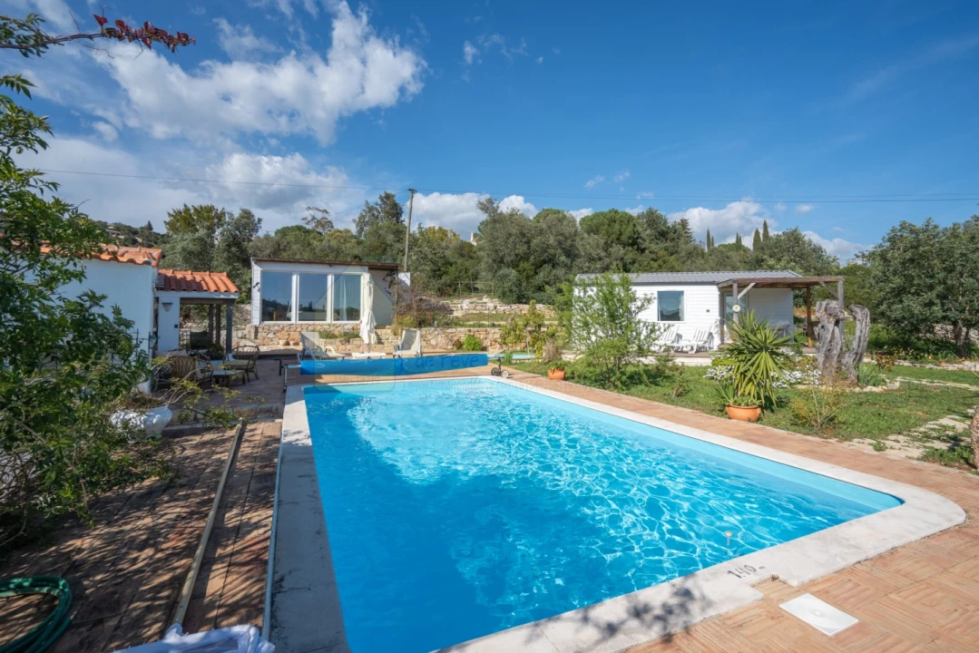 Moradia T3 para Venda em Santa Barbara de Nexe Foto 2