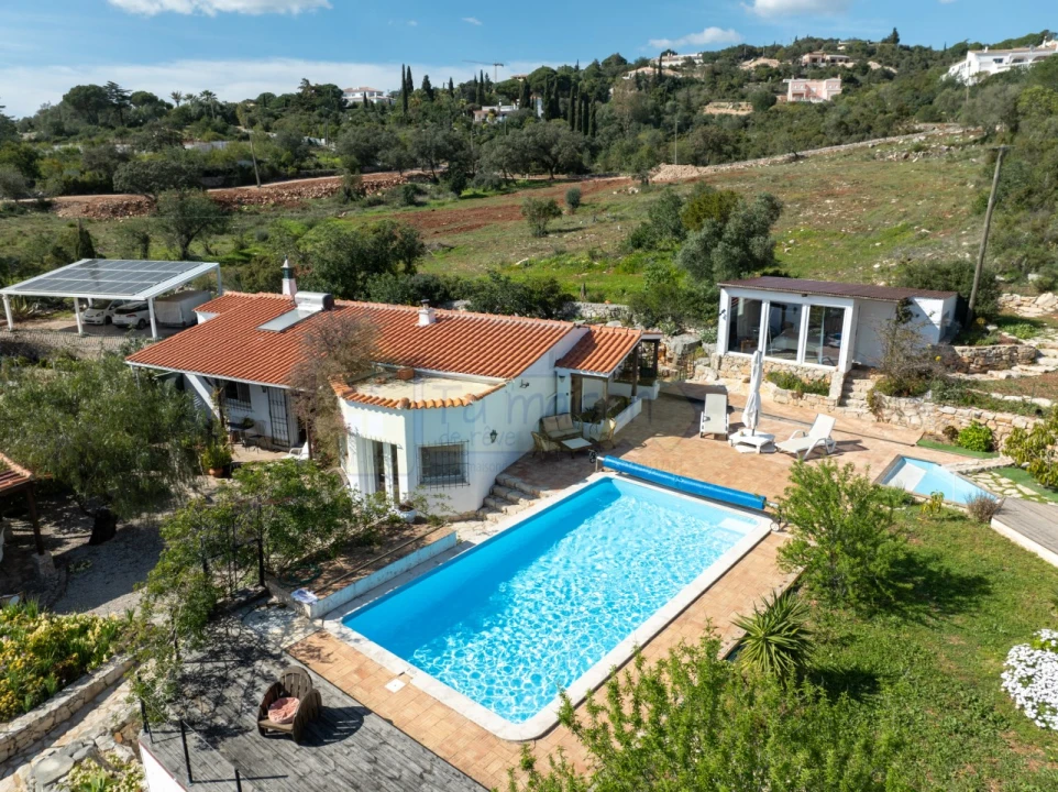 Moradia T3 para Venda em Santa Barbara de Nexe Foto 5