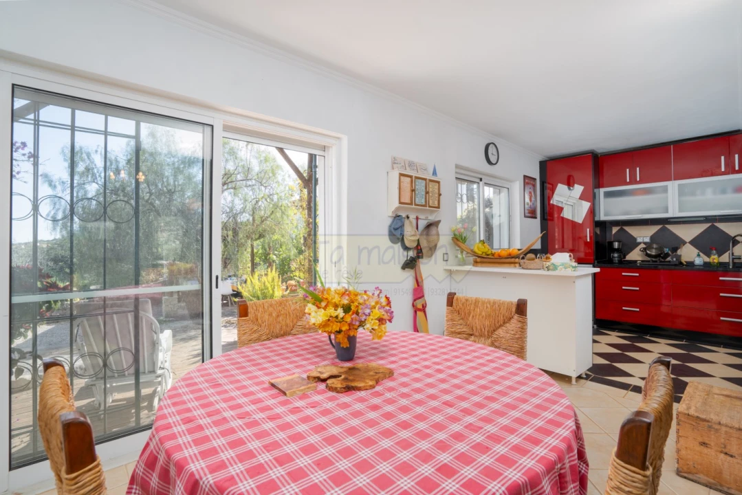 Moradia T3 para Venda em Santa Barbara de Nexe Foto 18