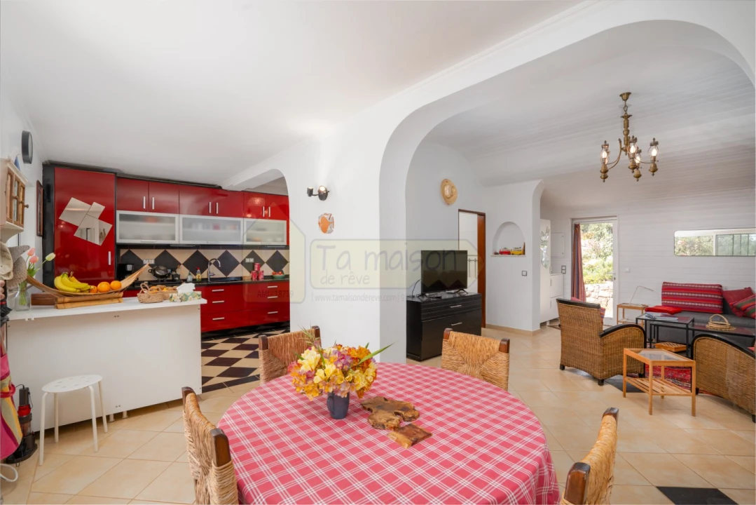 Moradia T3 para Venda em Santa Barbara de Nexe Foto 19