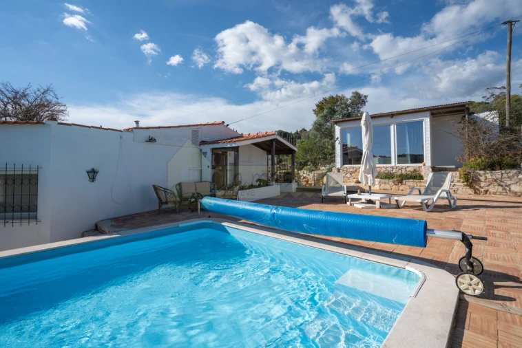 Moradia T3 para Venda em Santa Barbara de Nexe Foto 3