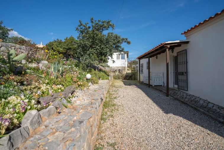 Moradia T3 para Venda em Santa Barbara de Nexe Foto 63