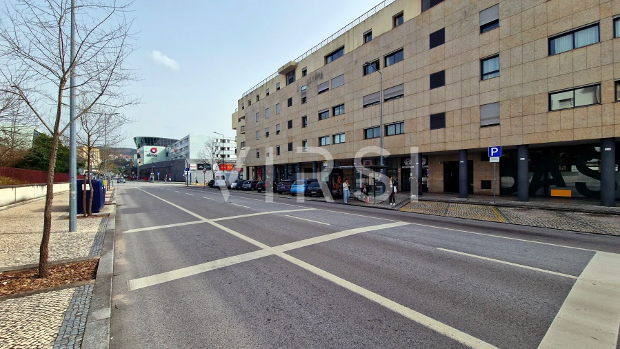 Garagem para Venda em Sé Nova, Santa Cruz, Almedina e São Bartolomeu