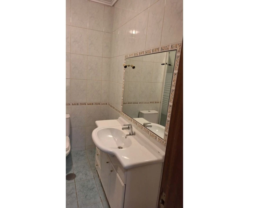 Apartamento T4 para Arrendamento em Mafamude e Vilar do Paraíso Foto 12