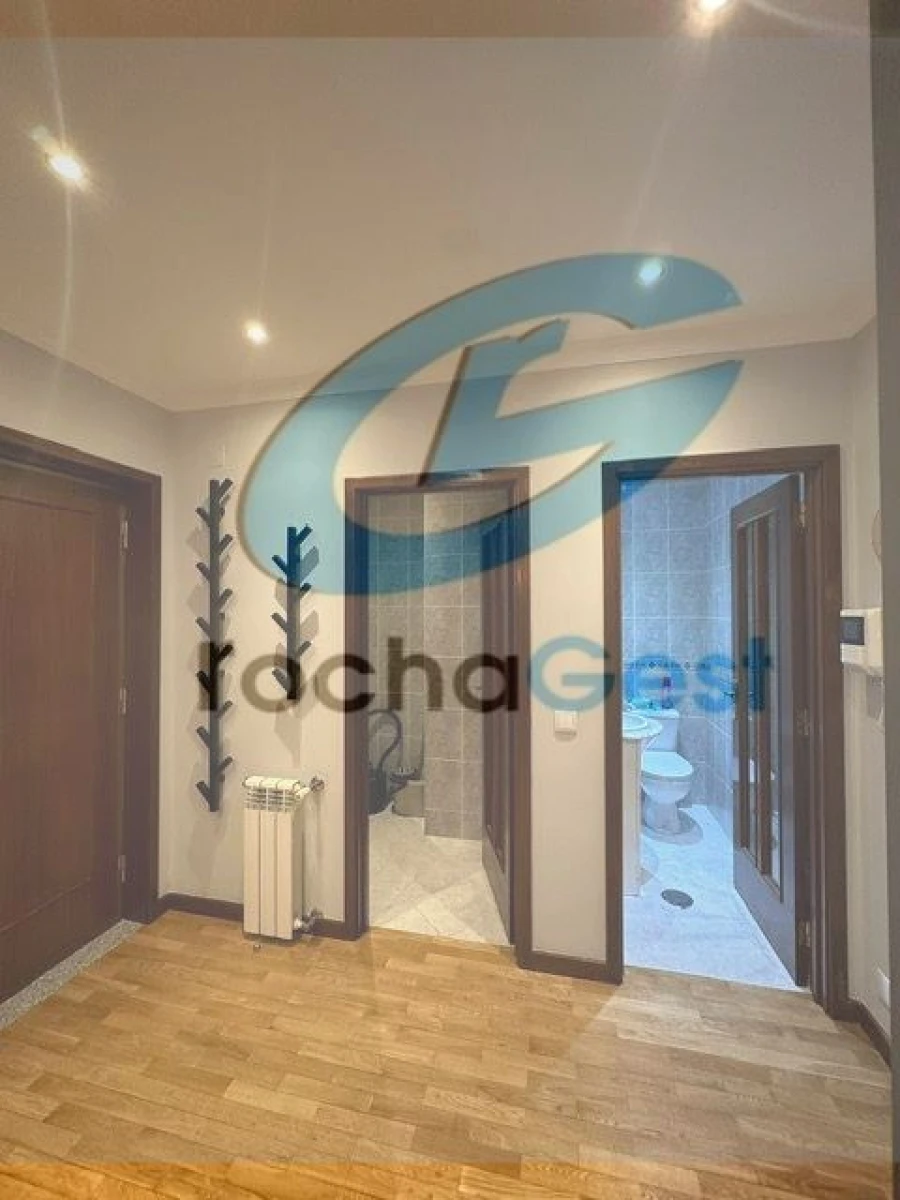 Apartamento T2 para Venda em Mafamude e Vilar do Paraíso Foto 11