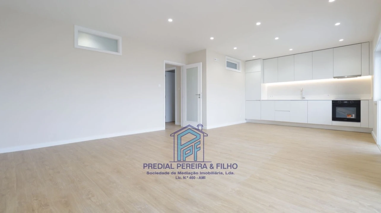 Apartamento T5 para Venda em Cidade da Maia Foto 4