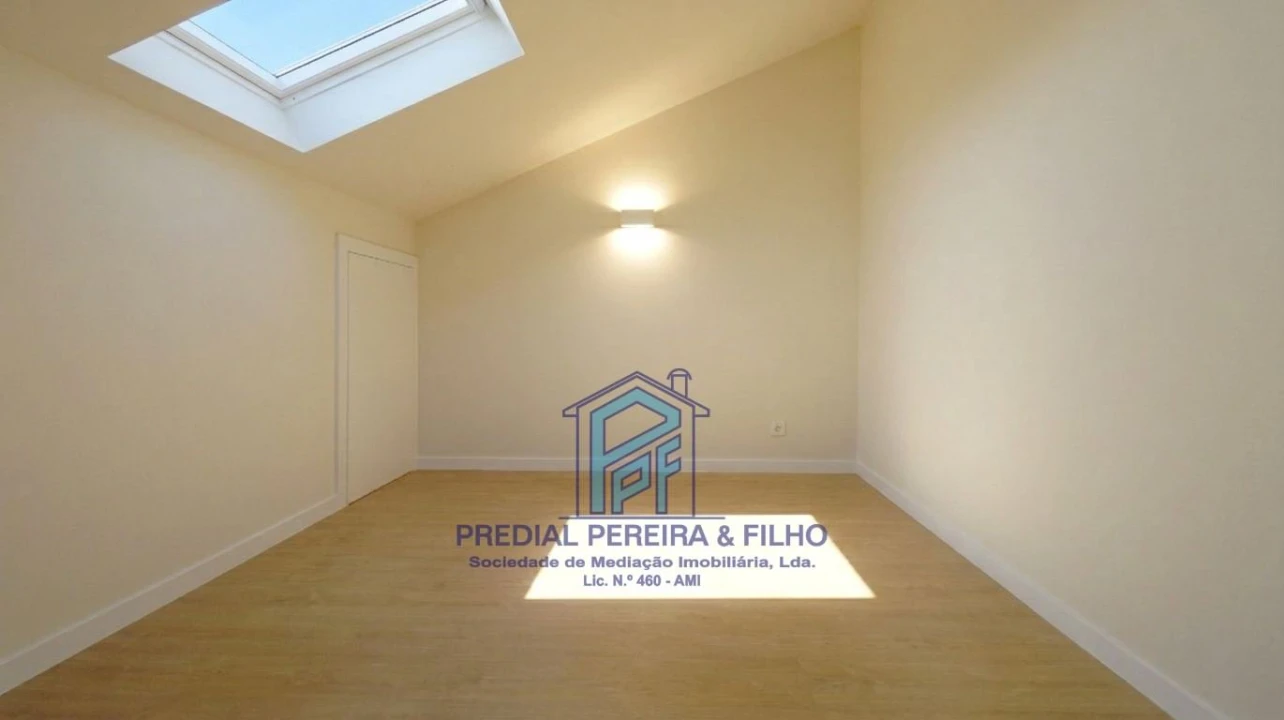 Apartamento T5 para Venda em Cidade da Maia Foto 28