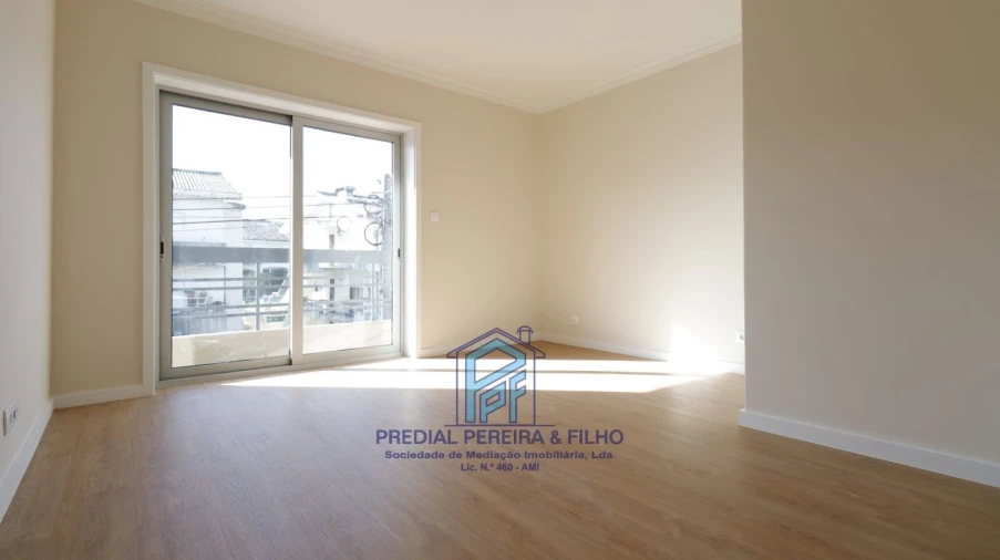 Apartamento T5 para Venda em Cidade da Maia Foto 14