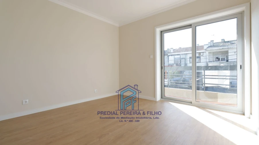 Apartamento T5 para Venda em Cidade da Maia Foto 18