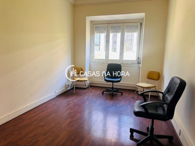 Escritório para Arrendamento em Santo António Foto 7