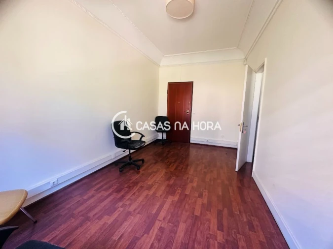 Escritório para Arrendamento em Santo António Foto 3