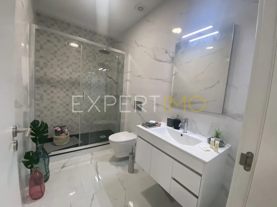 Apartamento T2 para Venda em Alvalade Foto 10