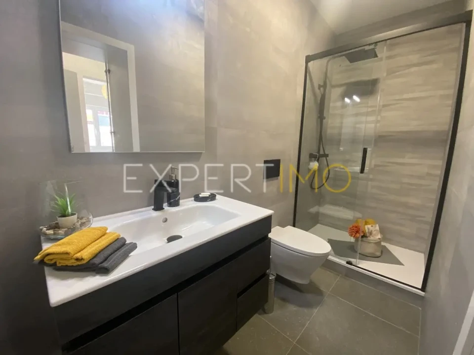 Apartamento T2 para Venda em Alvalade Foto 13