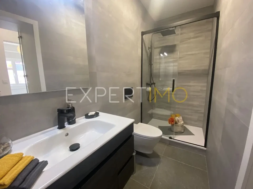 Apartamento T2 para Venda em Alvalade Foto 14