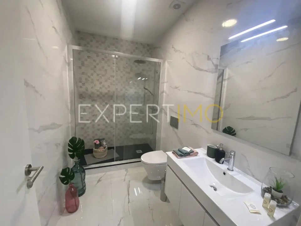 Apartamento T2 para Venda em Alvalade Foto 15