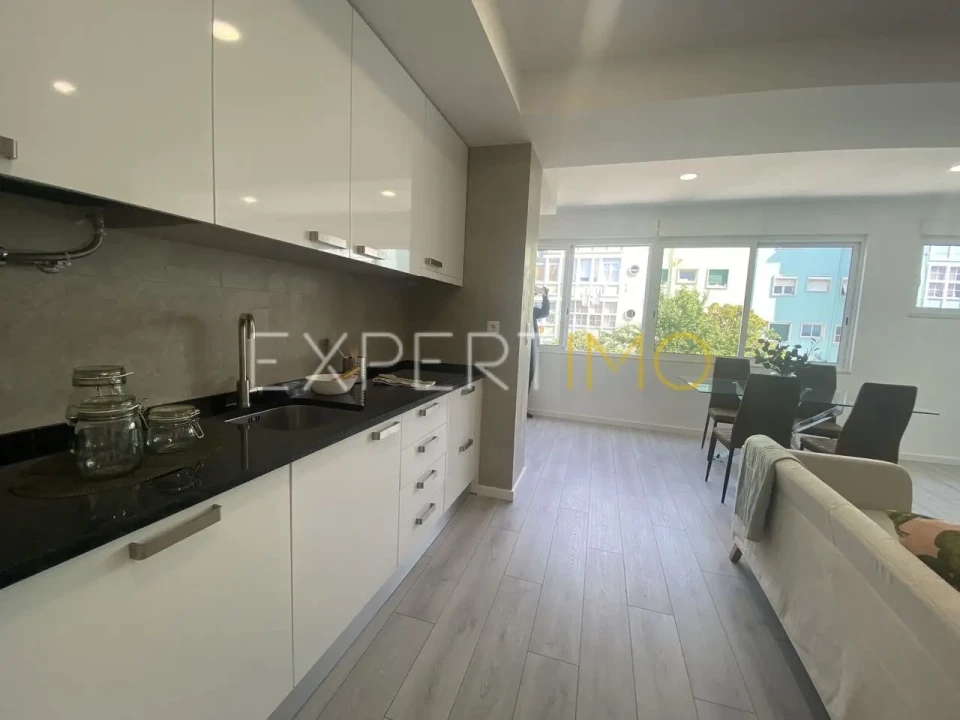Apartamento T2 para Venda em Alvalade Foto 8