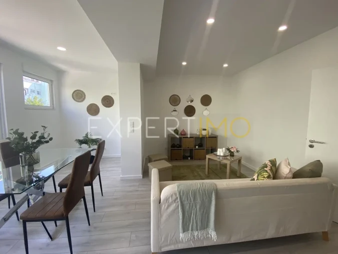 Apartamento T2 para Venda em Alvalade Foto 5