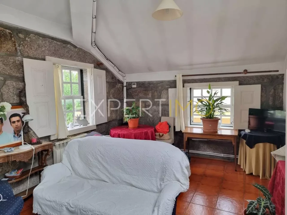 Moradia T2 para Venda em Nelas Foto 8