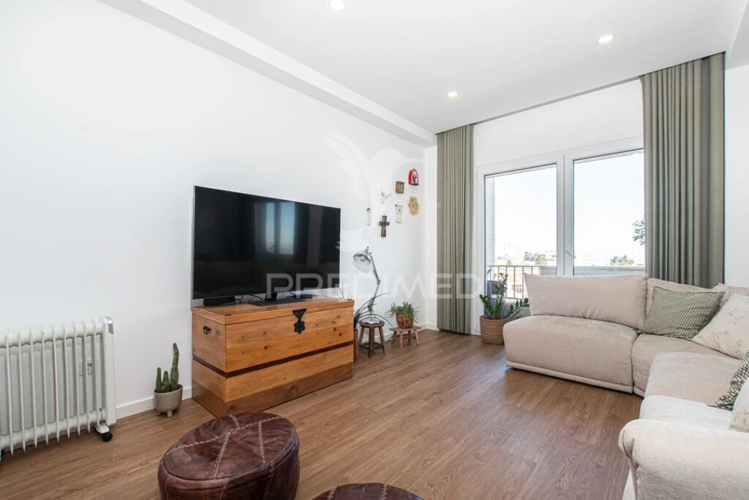 Apartamento T3 para Venda em Almada, Cova da Piedade, Pragal e Cacilhas Foto 2
