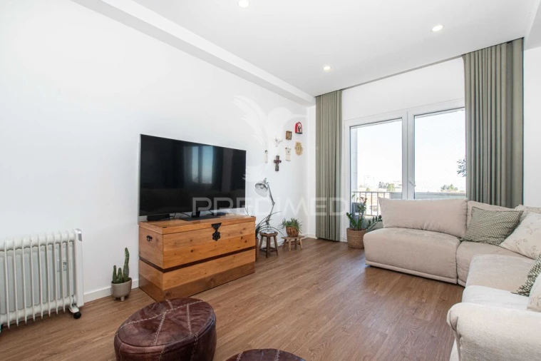 Apartamento T3 para Venda em Almada, Cova da Piedade, Pragal e Cacilhas Foto 2