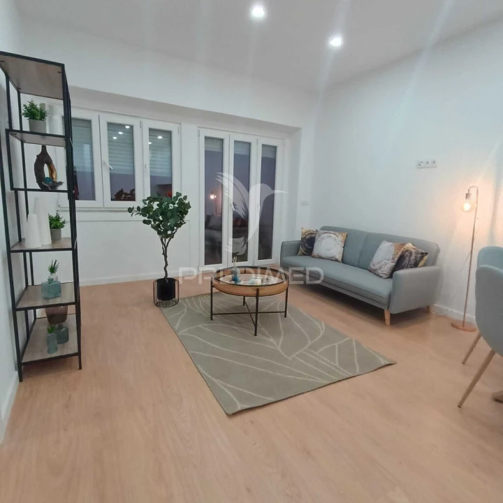 Apartamento T3 para Venda em Benfica Foto 5