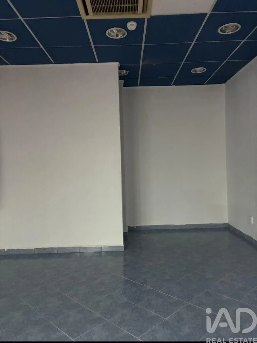 Loja para Arrendamento em Benfica Foto 3