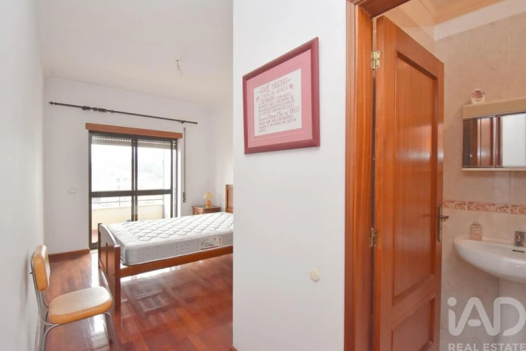 Apartamento T2 para Arrendamento em Miranda do Corvo Foto 16