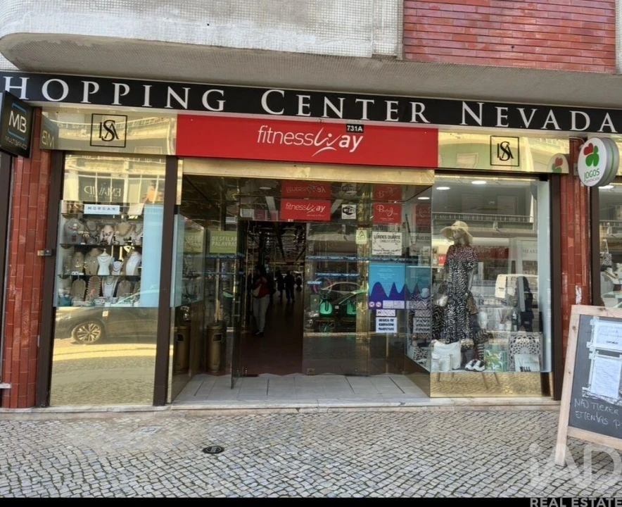 Loja para Arrendamento em Benfica Foto 4