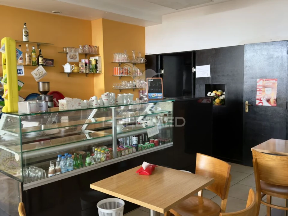 Loja para Venda em Almada, Cova da Piedade, Pragal e Cacilhas Foto 5