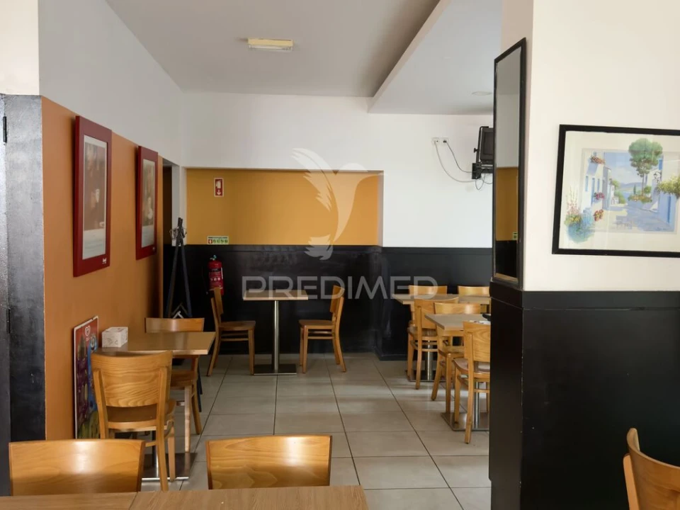 Loja para Venda em Almada, Cova da Piedade, Pragal e Cacilhas Foto 6