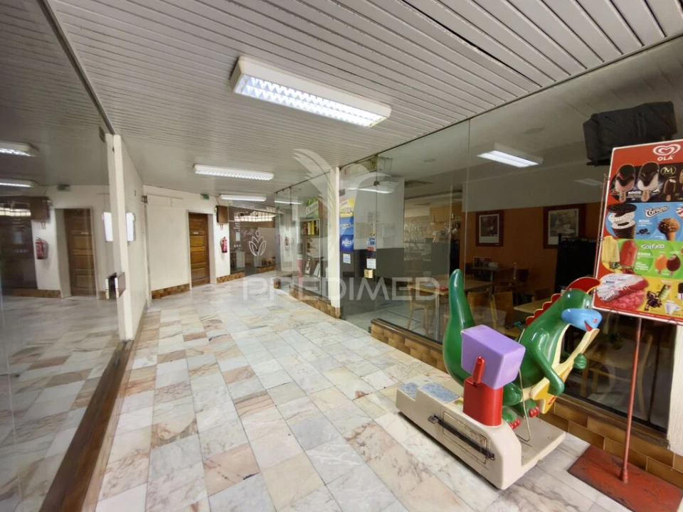 Loja para Venda em Almada, Cova da Piedade, Pragal e Cacilhas Foto 18