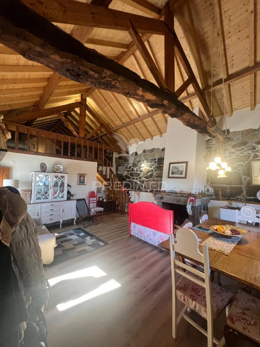 Moradia T2 para Venda em Gralhas Foto 6