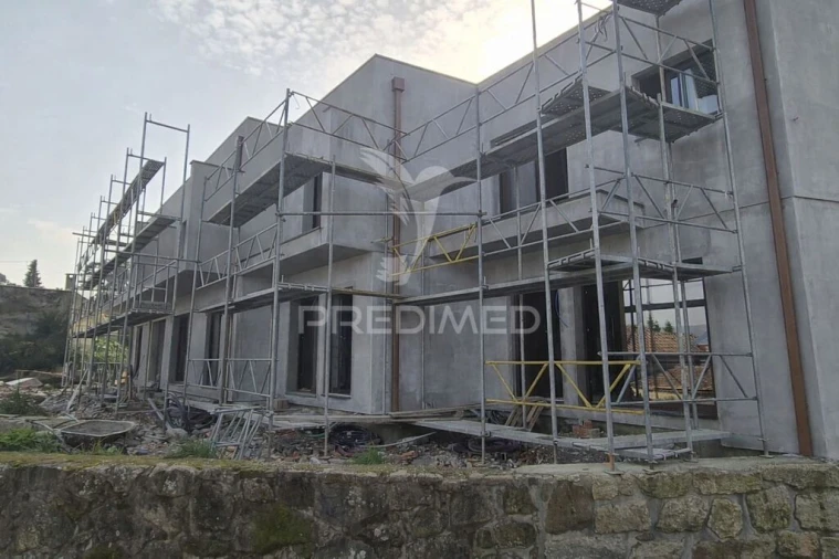 Moradia T3 para Venda em Lamas Foto 2